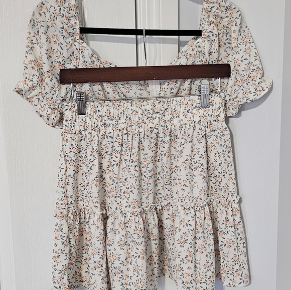 Cropped set. Light and stretchy. - Picture 2 of 3